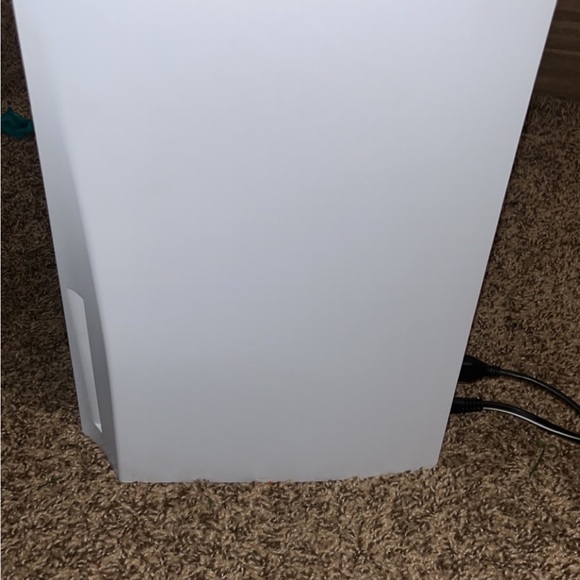 Ps5 for sale come with extra controller, no trades $500 - Picture 4 of 6